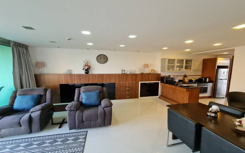 2 bedroom condo for sale at Wongamat Beach, beachfront condo for sale Pattaya, Wongamat condo for sale, Pattaya Real Estate, Real Estate Agency Pattaya, Leading Real Estate Agency Pattaya