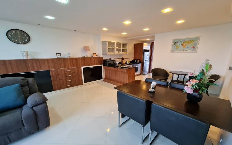 2 bedroom condo for sale at Wongamat Beach, beachfront condo for sale Pattaya, Wongamat condo for sale, Pattaya Real Estate, Real Estate Agency Pattaya, Leading Real Estate Agency Pattaya