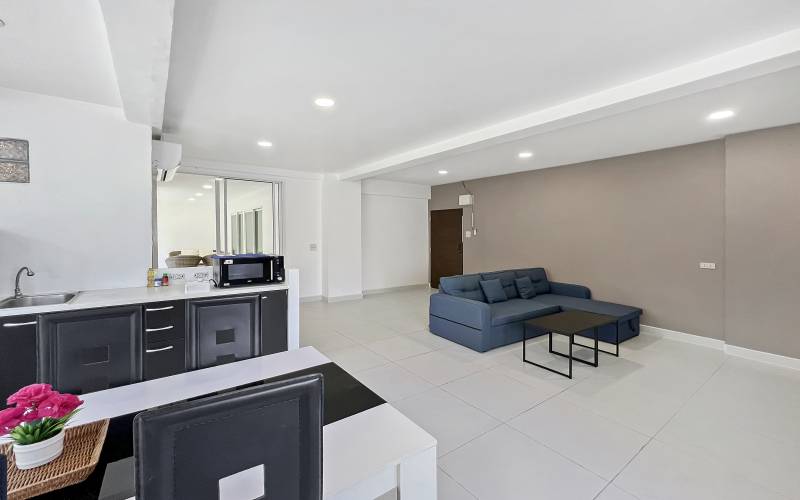 cheap 2 bedroom condo for sale, condo for sale Pratumnak, Pratumnak condo for sale, Leading Pattaya real estate agency, Property Excellence, Pattaya Real Estate, Pattaya Property