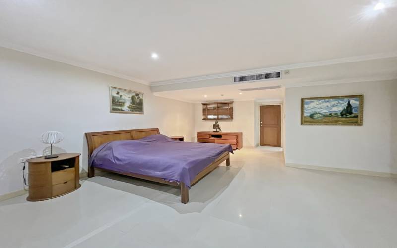 Very large condo for sale on Pratumnak, 2 bedroom condo for sale Pratumnak, Executive Residence 1 condo for sale, Property Excellence, Real Estate Pattaya
