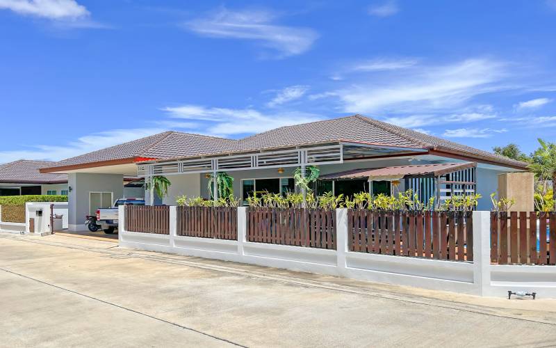 Garden Ville 3 Huay Yai, 3 bedroom pool villa for sale in Garden Ville, Huay Yai house for sale, Property Excellence, Huay Yai Real Estate Agency