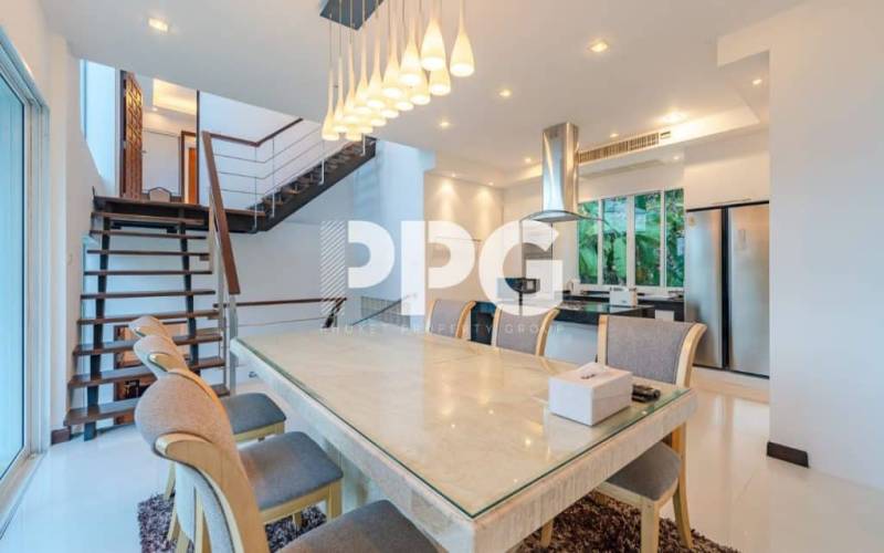 Phuket, 4 Bedrooms Bedrooms, ,5 BathroomsBathrooms,House,For Sale,2217