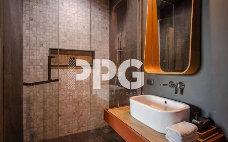 Phuket, 2 Bedrooms Bedrooms, ,2 BathroomsBathrooms,Condo,For Sale,2275