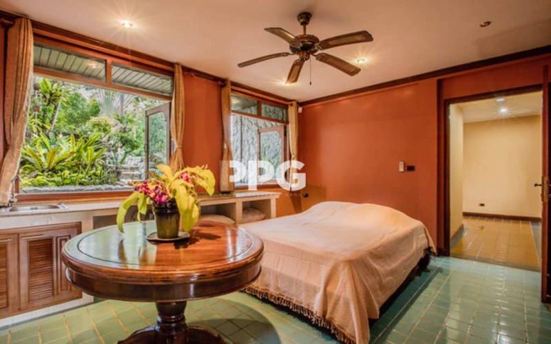 Phuket, 7 Bedrooms Bedrooms, ,8 BathroomsBathrooms,House,For Sale,2324