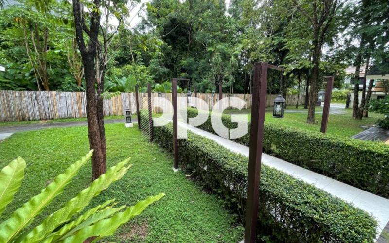 Phuket, 4 Bedrooms Bedrooms, ,5 BathroomsBathrooms,House,For Sale,2403