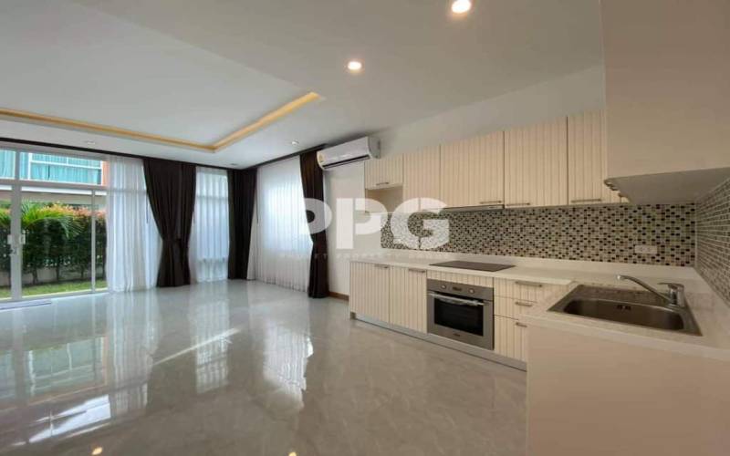 Phuket, 3 Bedrooms Bedrooms, ,3 BathroomsBathrooms,House,For Sale,2450