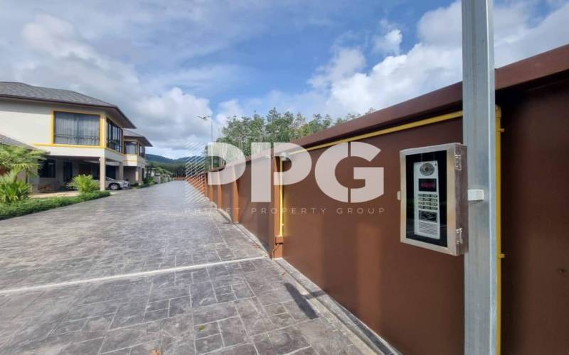 Phuket, 2 Bedrooms Bedrooms, ,3 BathroomsBathrooms,House,For Sale,2475