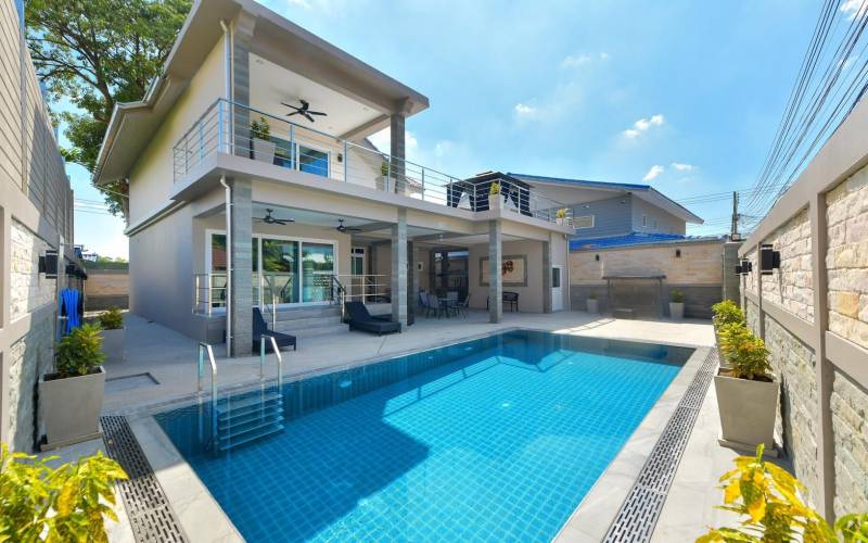 Pattaya, 5 Bedrooms Bedrooms, ,5 BathroomsBathrooms,House,For Rent,2636