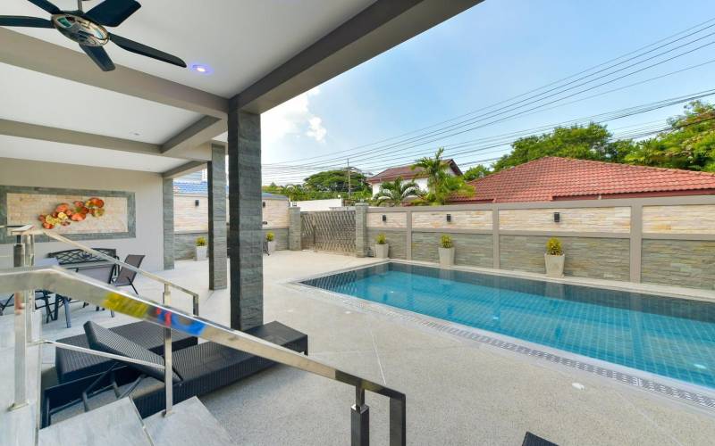 Pattaya, 5 Bedrooms Bedrooms, ,5 BathroomsBathrooms,House,For Sale,2637