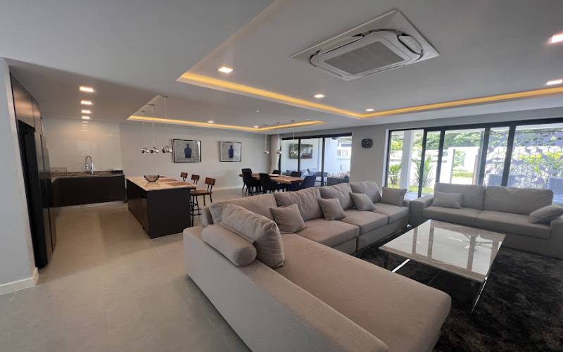 Pattaya, 5 Bedrooms Bedrooms, ,4 BathroomsBathrooms,House,For Sale,2661