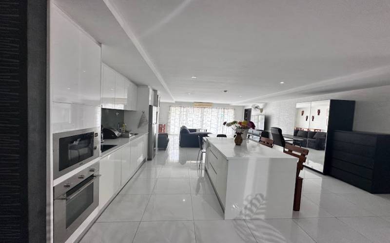 Pattaya, 2 Bedrooms Bedrooms, ,2 BathroomsBathrooms,Condo,For Sale,2668