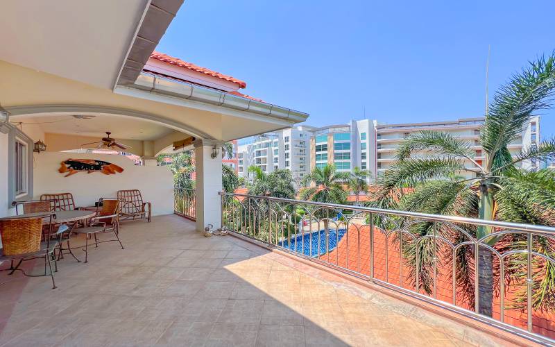 Pattaya, 3 Bedrooms Bedrooms, ,2 BathroomsBathrooms,Condo,For Rent,3,2684