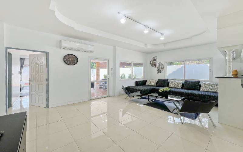 Pattaya, 3 Bedrooms Bedrooms, ,2 BathroomsBathrooms,House,For Rent,2700