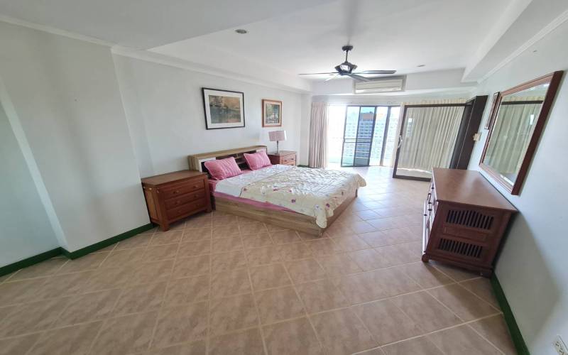 Pattaya, 3 Bedrooms Bedrooms, ,3 BathroomsBathrooms,Condo,For Sale,18,2711