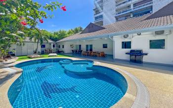 Pattaya, 10 Bedrooms Bedrooms, ,7 BathroomsBathrooms,House,For Rent,2718