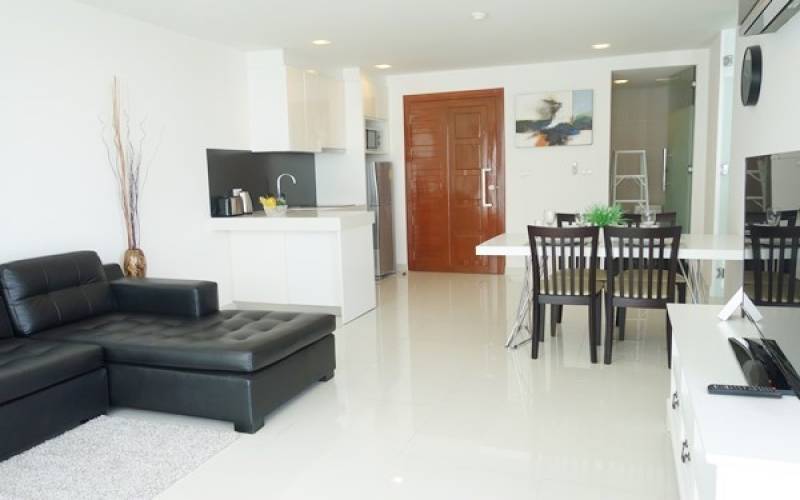 Spacious, 1 bedroom, condo, for sale, Club Royal, Naklua