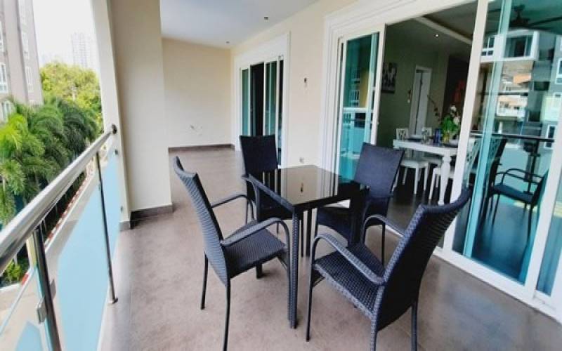 Large condo for sale on Pratumnak, 2 bedroom condo on Pratumnak for sale, Pratumnak Hill properties for sale, condo for sale Pratumnak, condo for sale Pattaya, Pattaya estate agent, Property Excellence