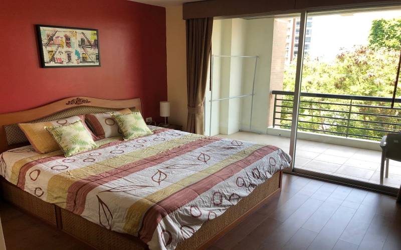 Large 2 bedroom condo for sale in Pattaya, 2 bedroom condo for sale on Pratumnak, Pattaya condo for sale, Real Estate Pattaya, Trusted real estate agent Pattaya, Property Excellence