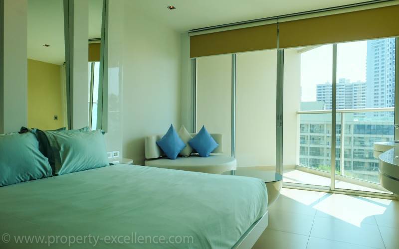 Larger, studio, Sands, condo, Pattaya, for sale, beachfront