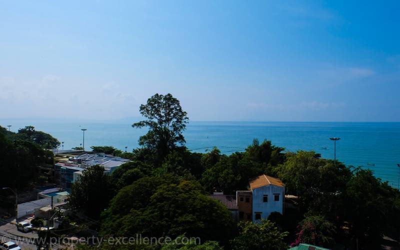 Larger, studio, Sands, condo, Pattaya, for sale, beachfront