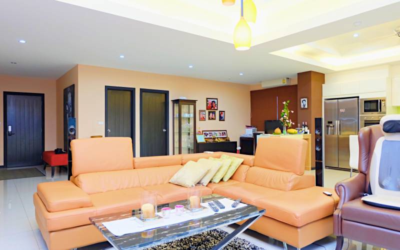 Penthouse for sale on Pratumnak Pattaya, Penthouse Pattaya, Pratumnak condo, condo for sale Pratumnak, Large condo for sale Pratumnak, Real Estate Pattaya, Property Excellence