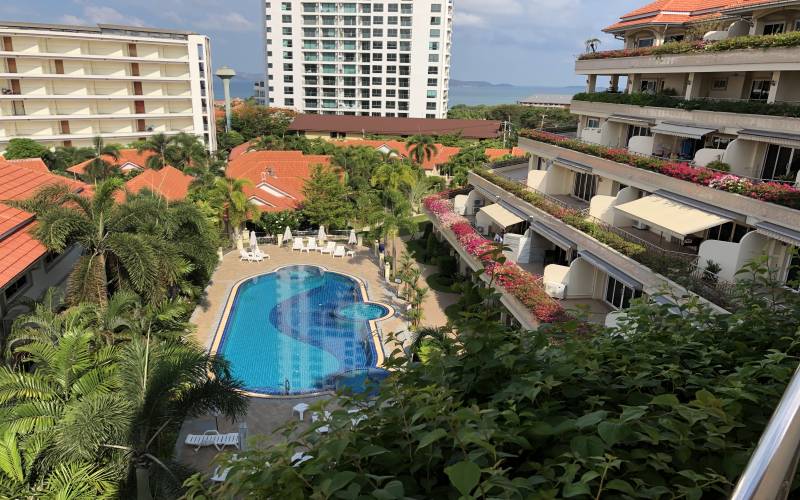 large, condo, fully renovated, for sale, Cozy Beach, Pattaya, large balcony, ocean view