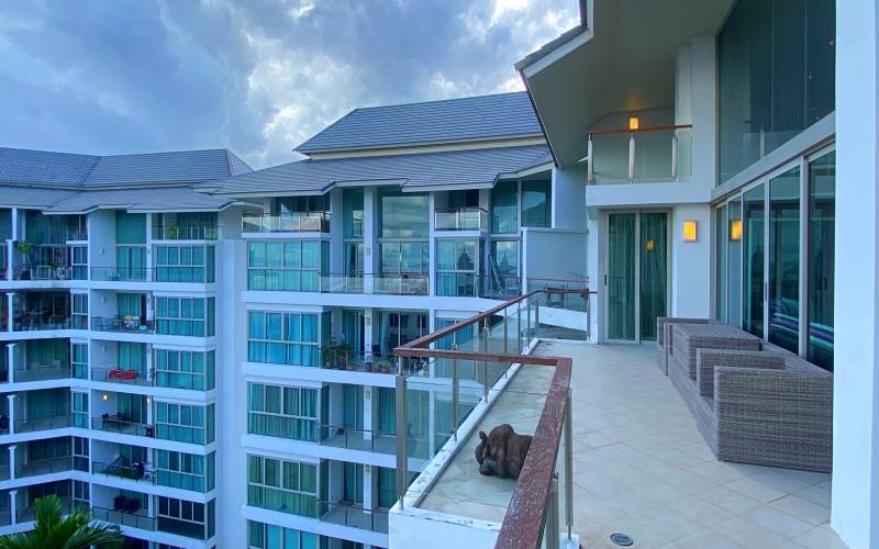 stunning, 3-bedroom, Penthouse, for sale, Wongamat beach, Pattaya, large balcony