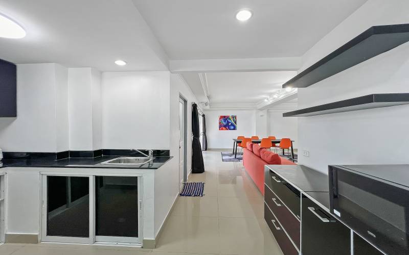 nice 2 bedroom condo for rent on Pratumnak, Pratumnak condo for rent, Pratumnak Real Estate Agency, Property Excellence