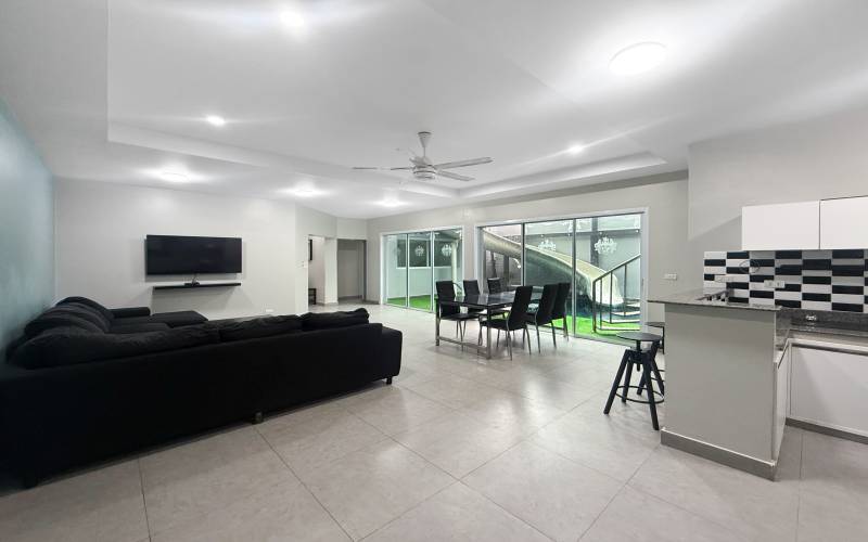 Pattaya, 5 Bedrooms Bedrooms, 0 ,4 BathroomsBathrooms,House,For Rent,0,2033