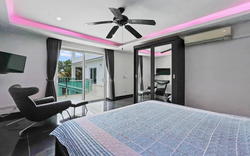 Pattaya, 9 Bedrooms Bedrooms, ,9 BathroomsBathrooms,House,For Sale,2798