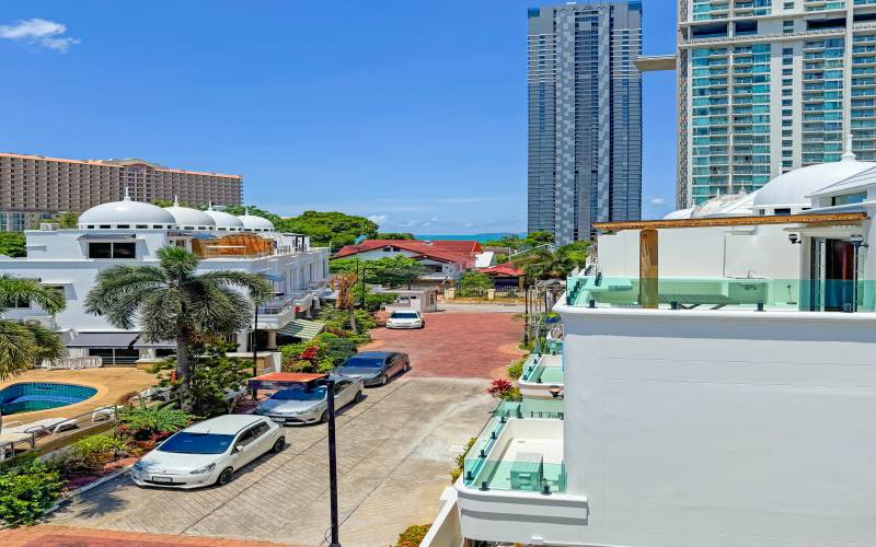 Pattaya, 3 Bedrooms Bedrooms, ,4 BathroomsBathrooms,House,For Sale,2806