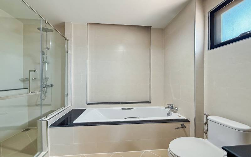 Pattaya, 4 Bedrooms Bedrooms, ,5 BathroomsBathrooms,House,For Sale,2807
