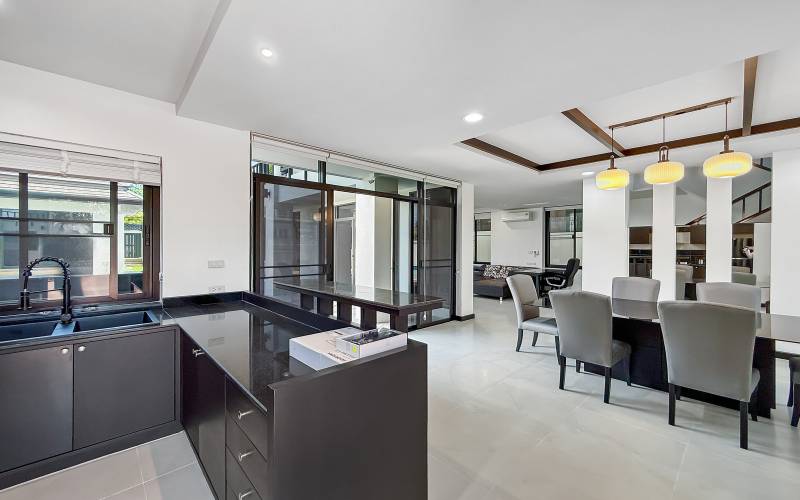 Pattaya, 4 Bedrooms Bedrooms, ,5 BathroomsBathrooms,House,For Sale,2807