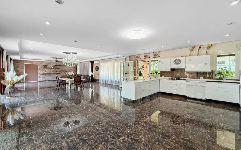 Pattaya, 3 Bedrooms Bedrooms, 0 ,4 BathroomsBathrooms,House,For Sale,0,2848